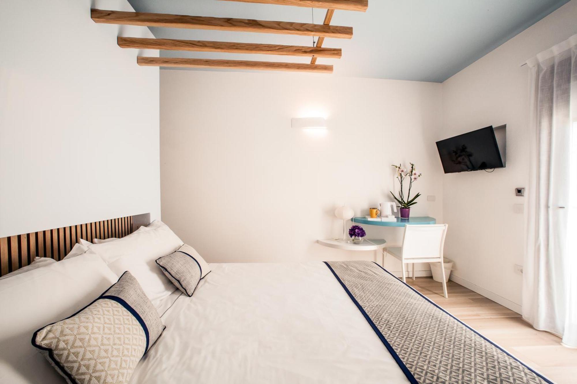 Hotel New Barcavela Санта-Маргерита-ди-Пула Экстерьер фото
